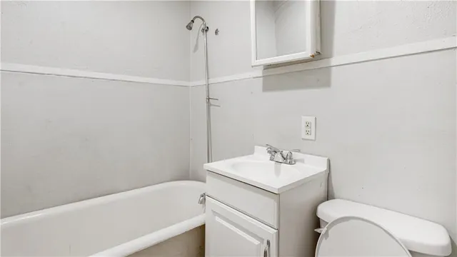 $1,200 | 1811 Hollygrove Street, New Orleans, LA 70118