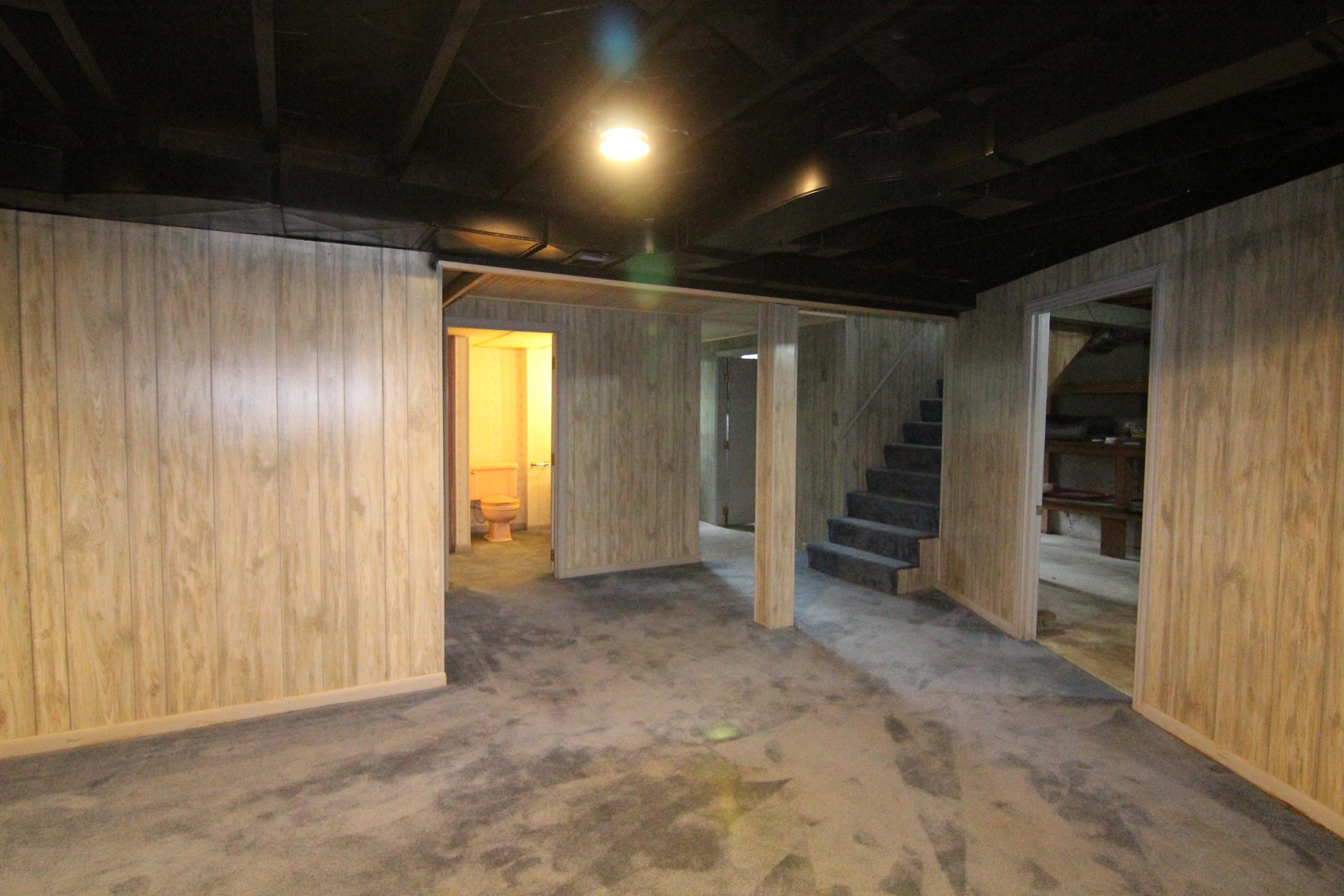1100 Bandy Mill Road Hardy, VA 24101 - Photo 26 of 31 an empty room with closet and a bathroom
