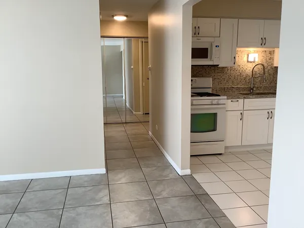 $1,495 | 10408 Menard Avenue, Unit 2B, Oak Lawn, IL 60453