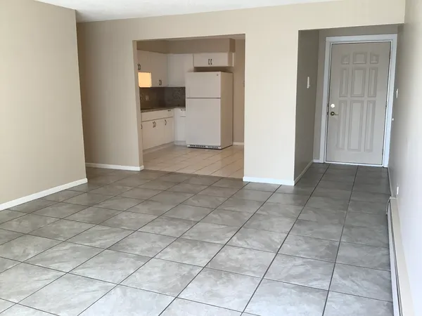 $1,495 | 10408 Menard Avenue, Unit 2B, Oak Lawn, IL 60453