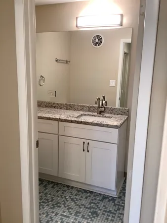 $1,495 | 10408 Menard Avenue, Unit 2B, Oak Lawn, IL 60453