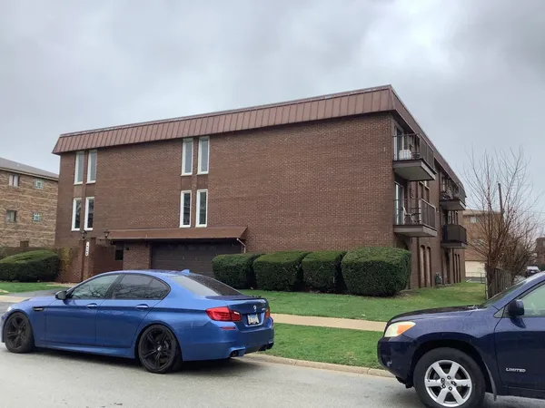 $1,495 | 10408 Menard Avenue, Unit 2B, Oak Lawn, IL 60453