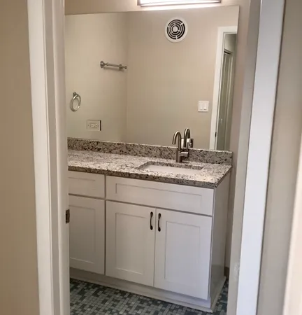 $1,495 | 10408 Menard Avenue, Unit 2B, Oak Lawn, IL 60453