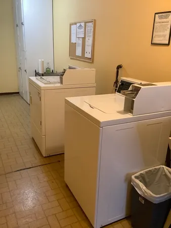 $1,495 | 10408 Menard Avenue, Unit 2B, Oak Lawn, IL 60453