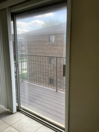 $1,495 | 10408 Menard Avenue, Unit 2B, Oak Lawn, IL 60453