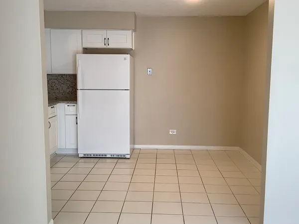 $1,495 | 10408 Menard Avenue, Unit 2B, Oak Lawn, IL 60453