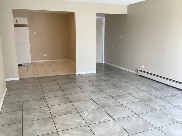 $1,495 | 10408 Menard Avenue, Unit 2B, Oak Lawn, IL 60453