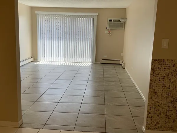 $1,495 | 10408 Menard Avenue, Unit 2B, Oak Lawn, IL 60453