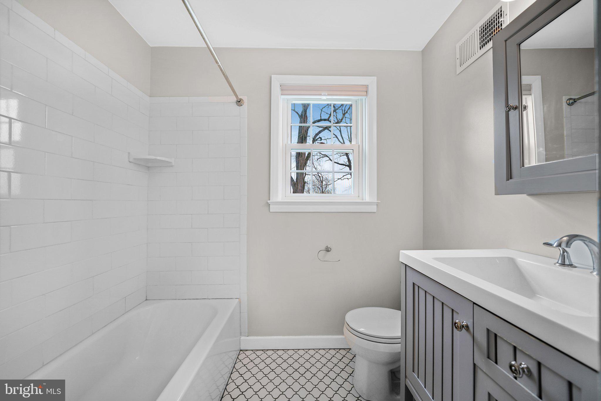809 Laurelwood Road Pottstown, PA 19465 - Photo 15 of 24 Bathroom