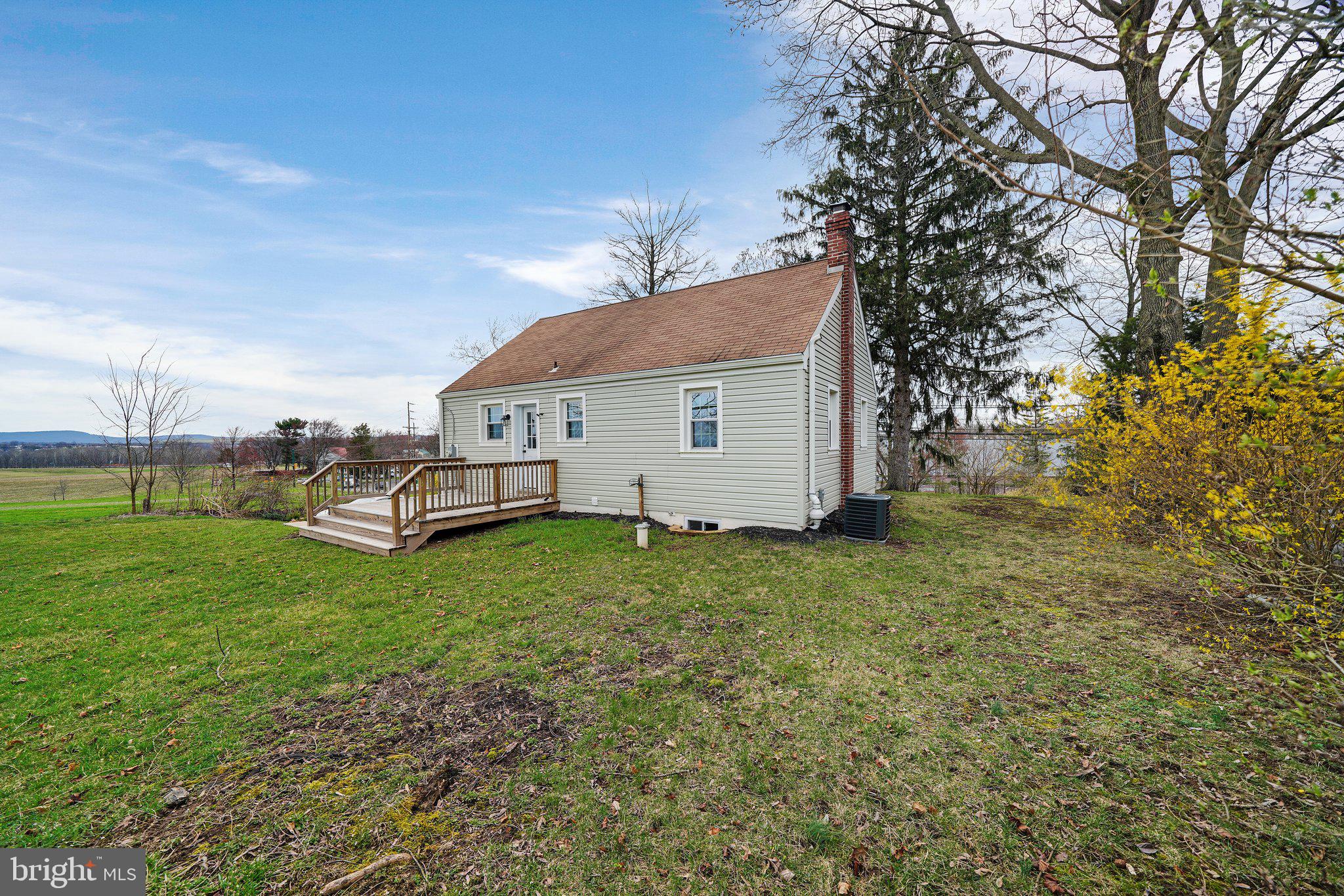 809 Laurelwood Road Pottstown, PA 19465 - Photo 23 of 24 Exterior Side