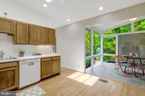 $1,275,000 | 7413 Rebecca Drive, Alexandria, VA 22307