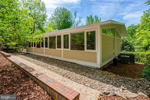 $1,275,000 | 7413 Rebecca Drive, Alexandria, VA 22307