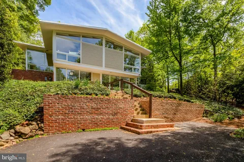 $1,275,000 | 7413 Rebecca Drive, Alexandria, VA 22307