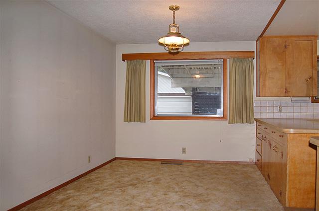 9709 North Colfax Road Spokane, WA 99218 - Photo 5 of 9