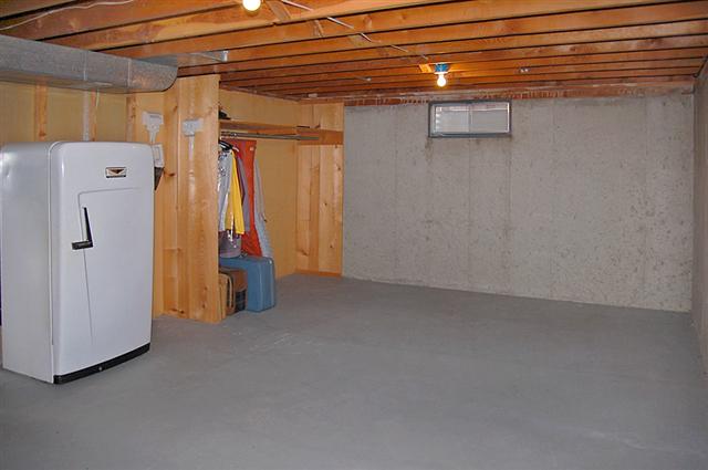 9709 North Colfax Road Spokane, WA 99218 - Photo 6 of 9
