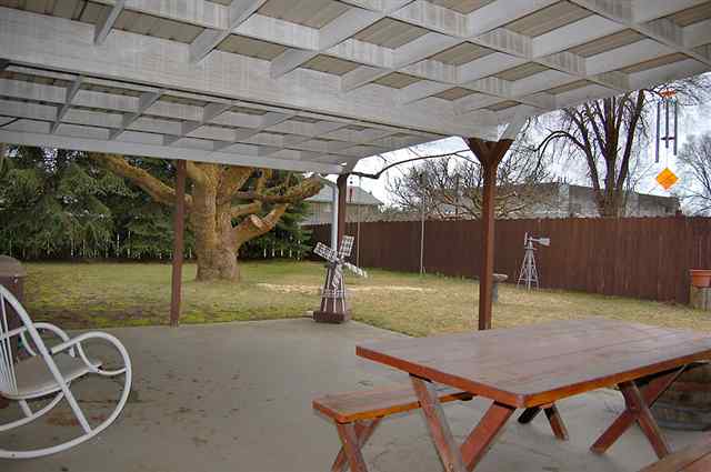 9709 North Colfax Road Spokane, WA 99218 - Photo 8 of 9