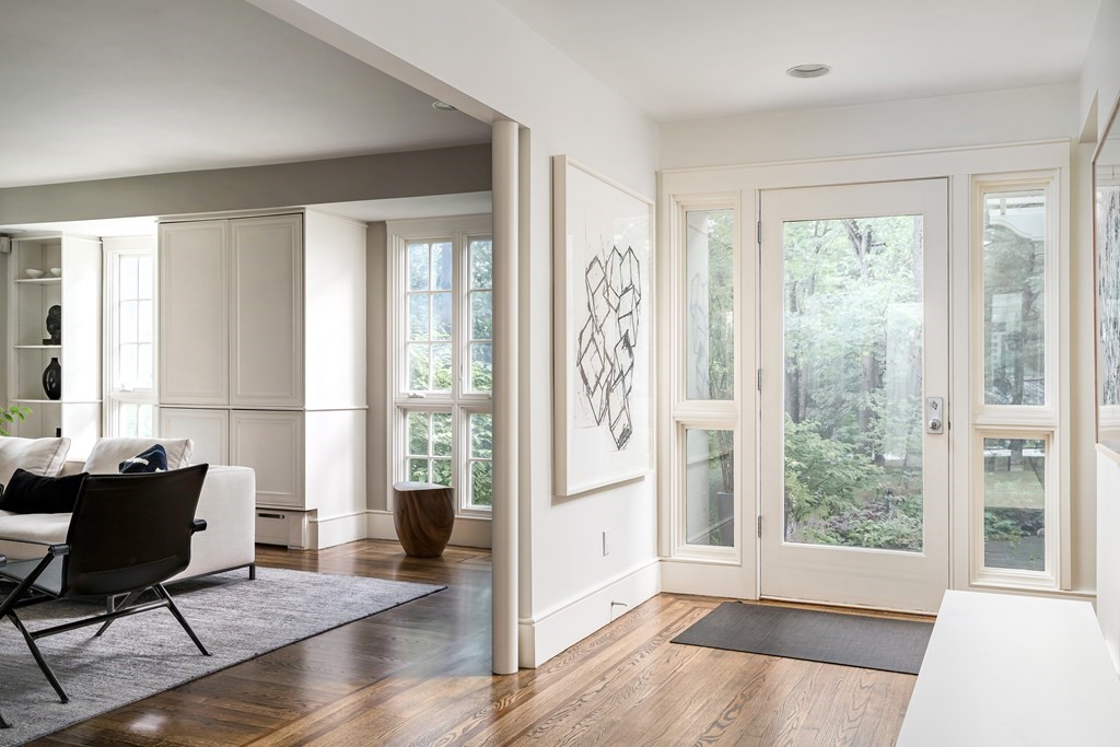 5 Dover Lane Lexington, MA 02421 - Photo 5 of 28 Gallery Image 5