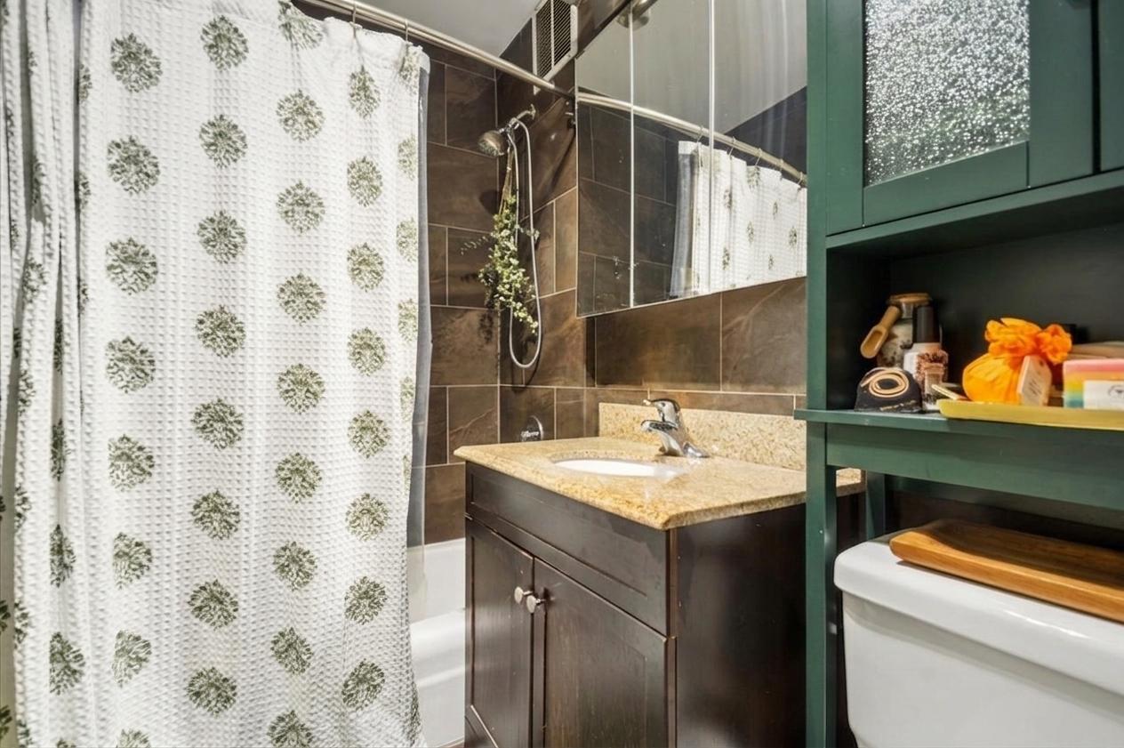 655 West Irving Park Road, Unit 402 Chicago, IL 60613 - Photo 15 of 22