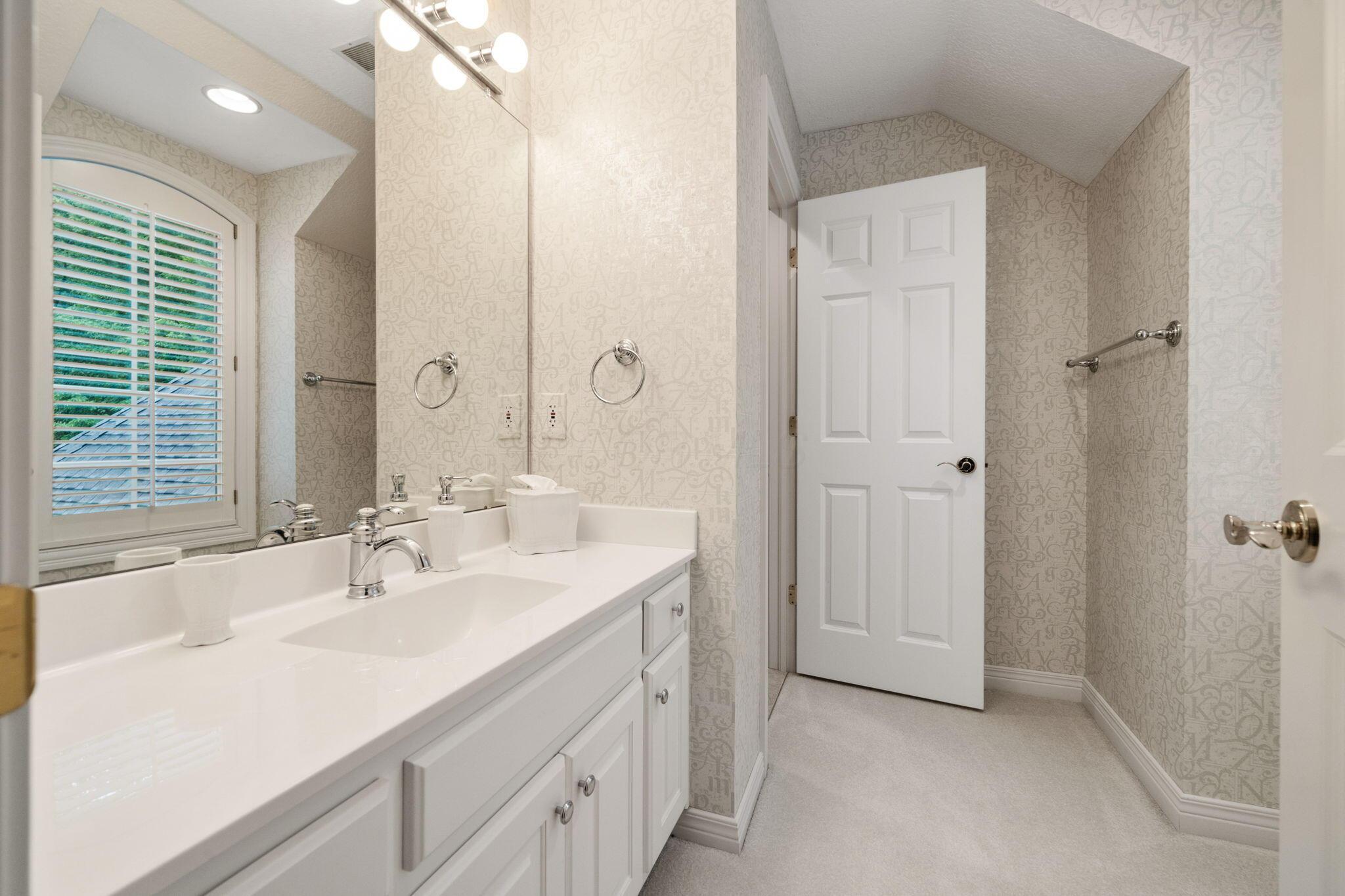 650 West Orange Road Delaware, OH 43015 - Photo 83 of 149 Second Floor Full Bathroom 3