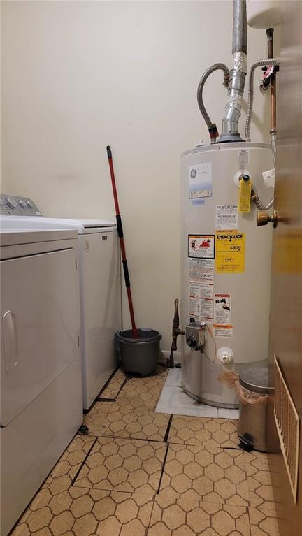 234 Howell Terrace Southwest Atlanta, GA 30331 - Photo 18 of 64 a bathroom with a sink and toilet
