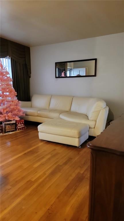 234 Howell Terrace Southwest Atlanta, GA 30331 - Photo 7 of 64 a living room with furniture and a pool