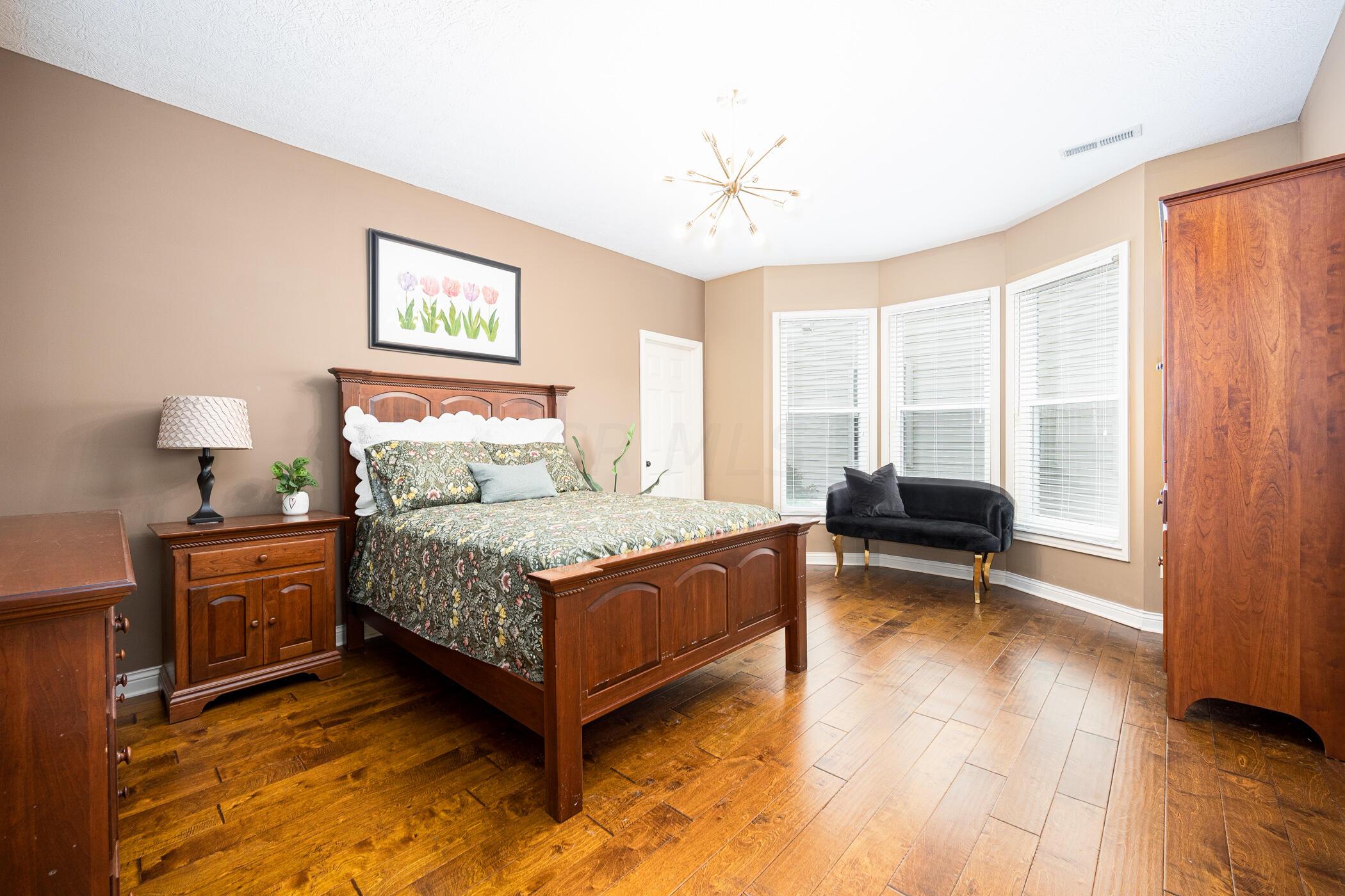5891 McInnis Road Dublin, OH 43016 - Photo 20 of 35 First floor Owner’s suite