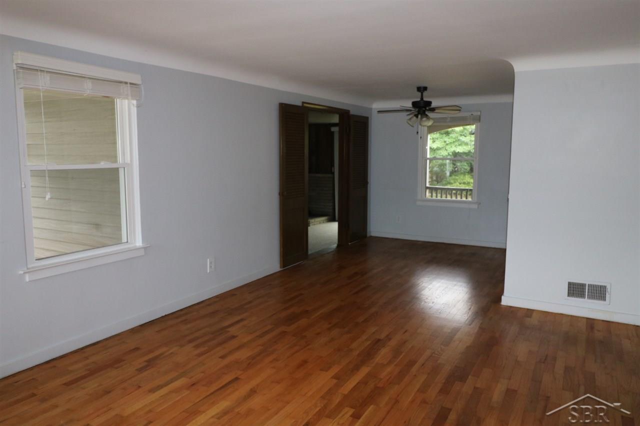 4609 Gratiot Road Saginaw, MI 48638 - Photo 2 of 13 50017035-1.JPG