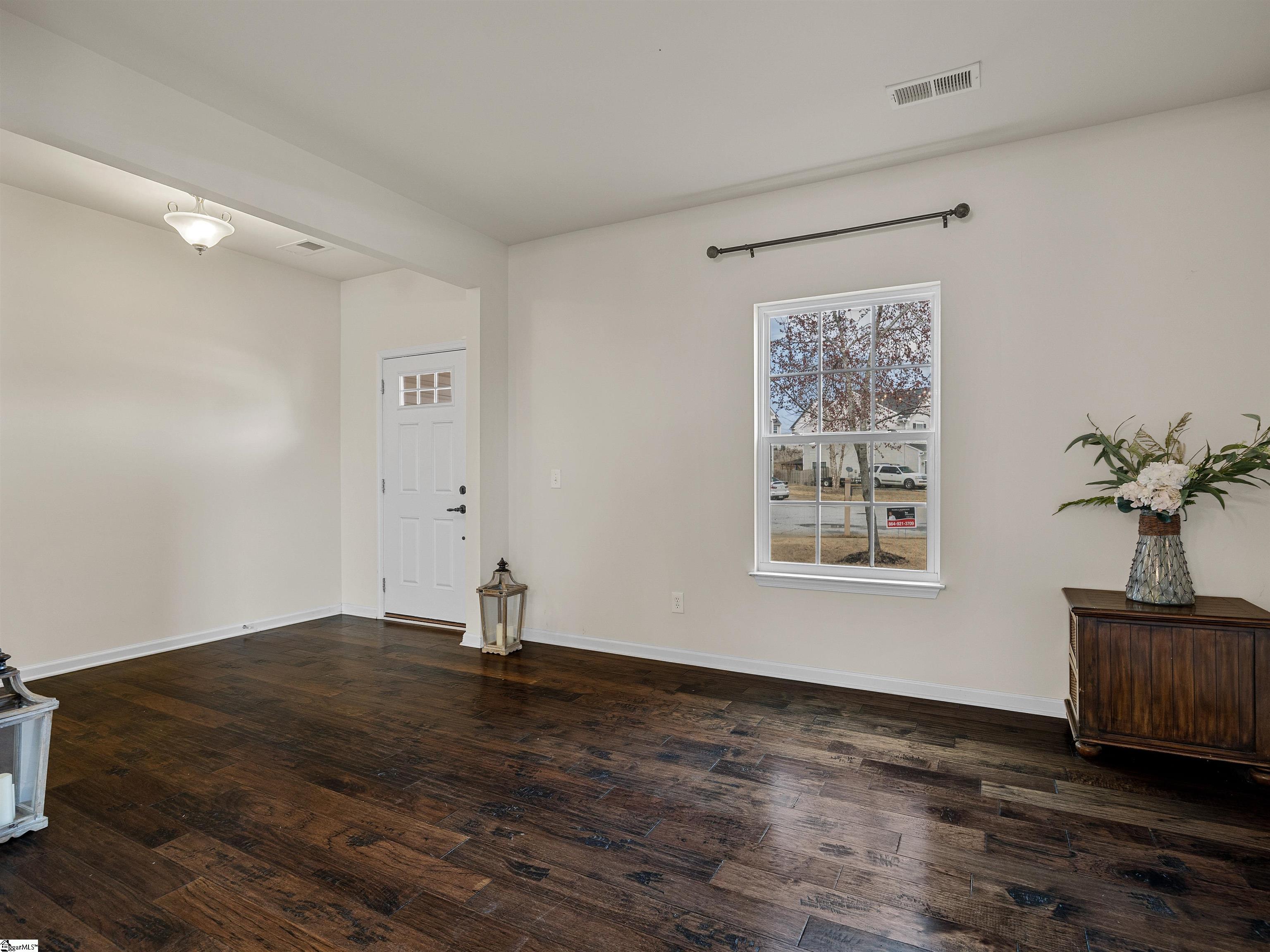 741 Ethridge Point Boiling Springs, SC 29316 - Photo 7 of 42 Gallery Image 7