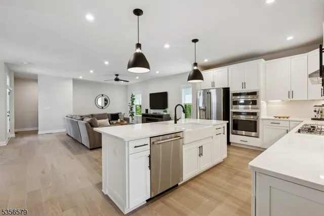 $1,039,999 | 44 Willow Lane, Parsippany, NJ 07054