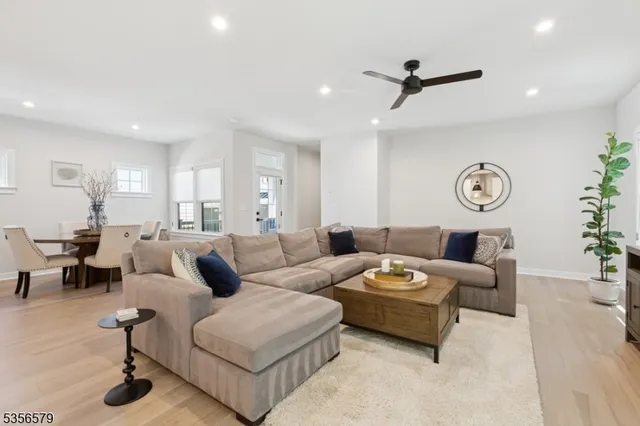 $1,039,999 | 44 Willow Lane, Parsippany, NJ 07054