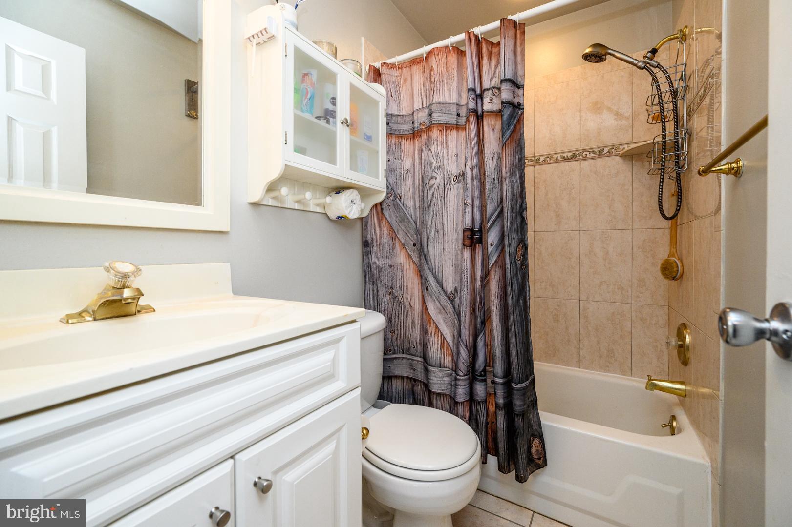 1181 Heyward Road Chesterbrook, PA 19087 - Photo 25 of 32 Master Bathroom