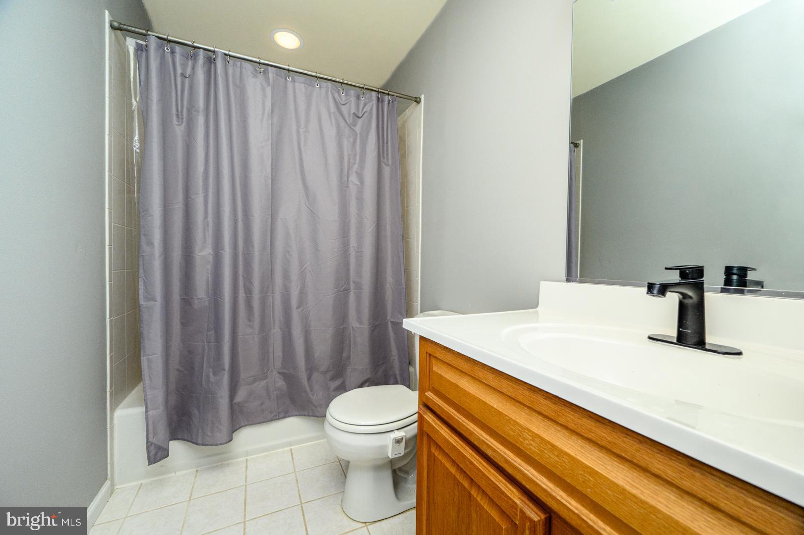 1181 Heyward Road Chesterbrook, PA 19087 - Photo 29 of 32 Upstairs Hallway Bathroom