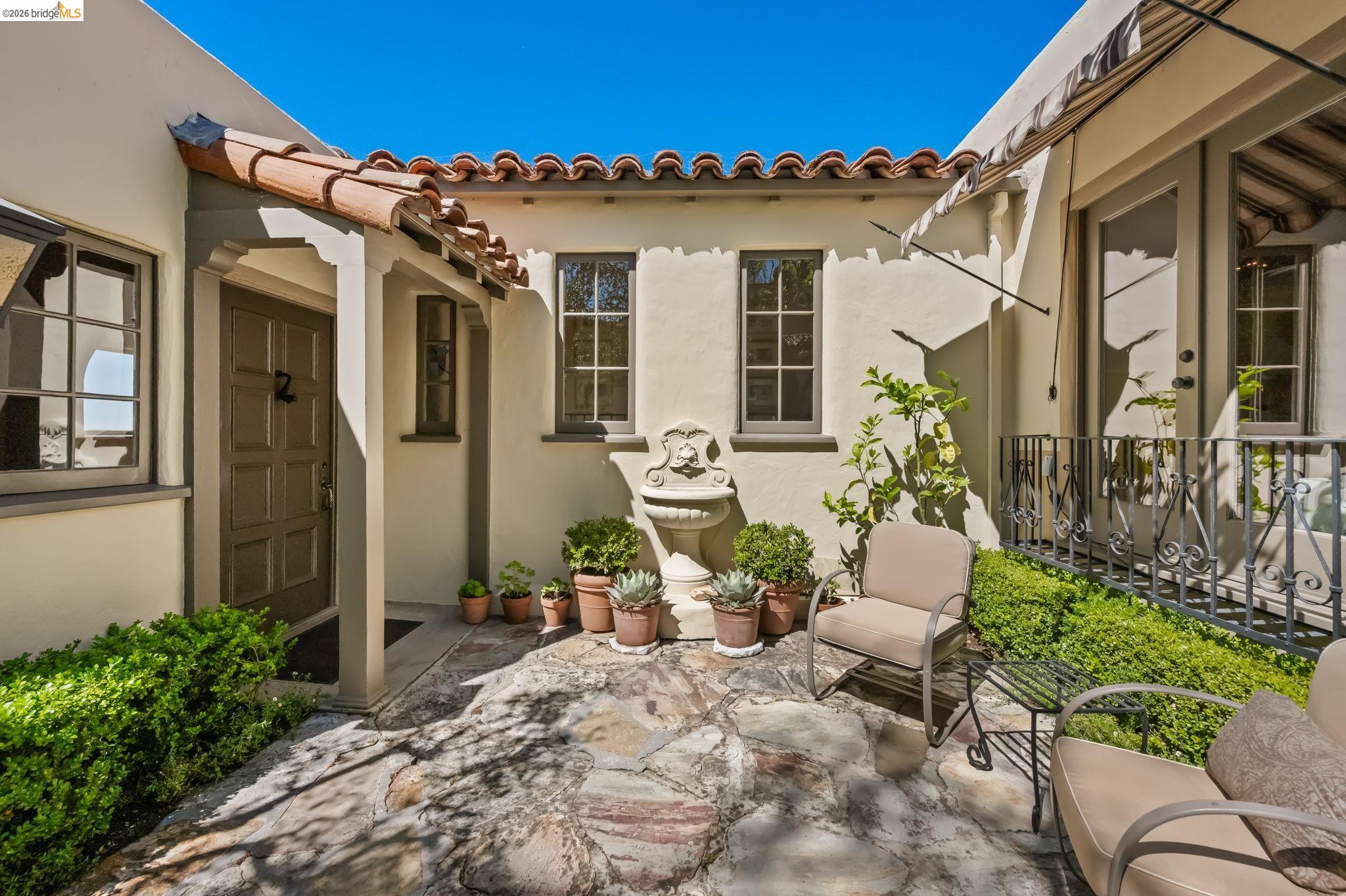 1004 Cragmont Avenue Berkeley, CA 94708 - Photo 4 of 57