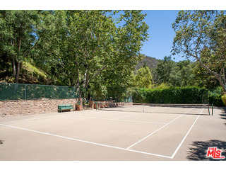 2000 Old Ranch Road Los Angeles, CA 90049 - Photo 27 of 30 a view of a tennis court