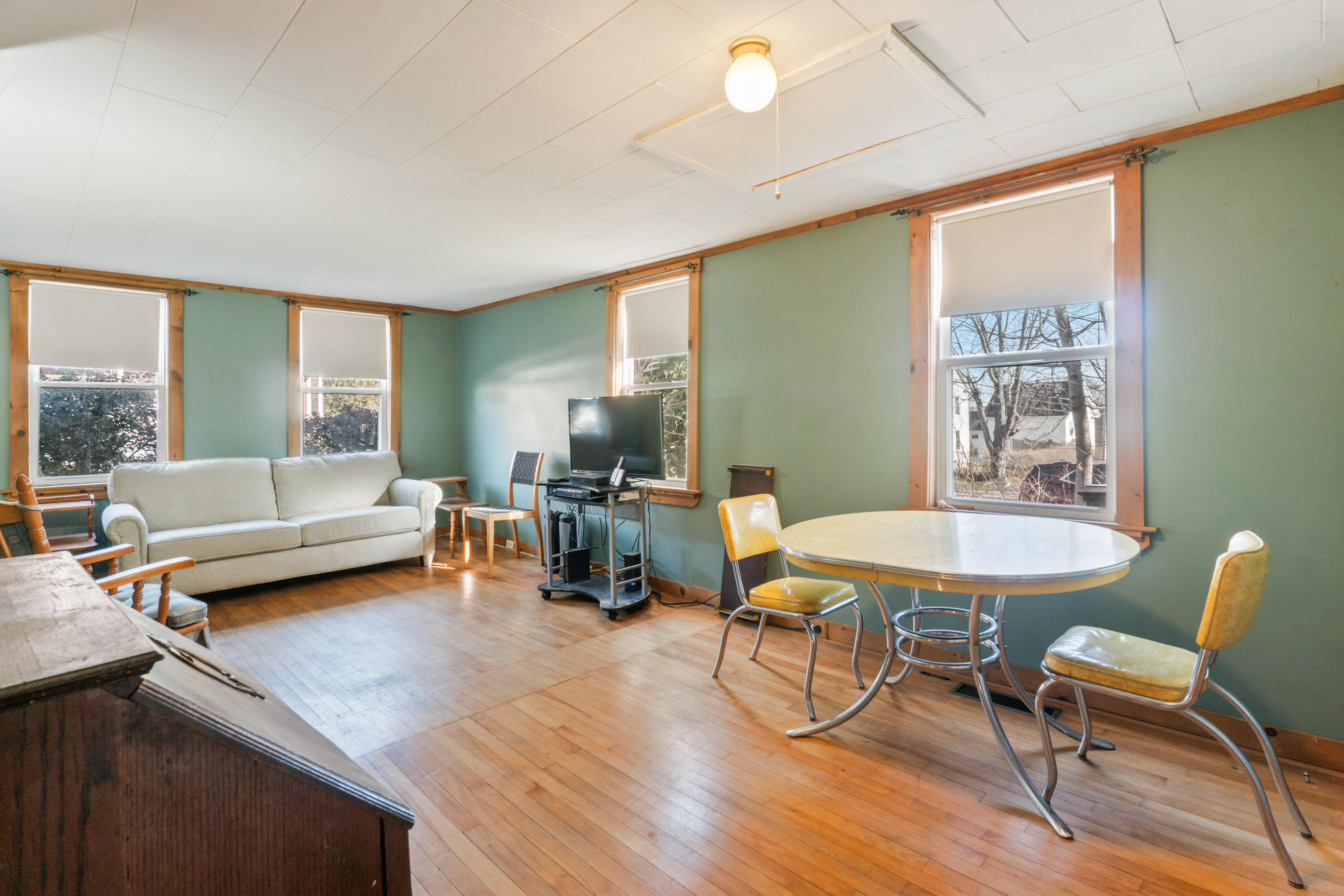 70 Spring Street Gardiner, ME 04345 - Photo 11 of 35 Living/dining