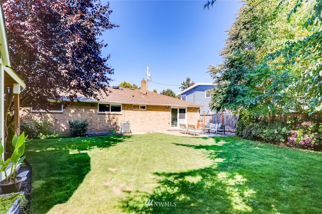 910 Daley Street Edmonds, WA 98020 - Photo 22 of 23 Gallery Image 22