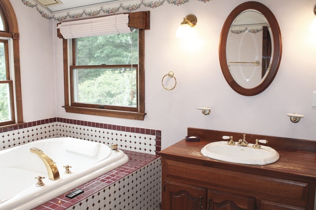 56 Chandler Road Burlington, MA 01803 - Photo 14 of 22 Gallery Image 14
