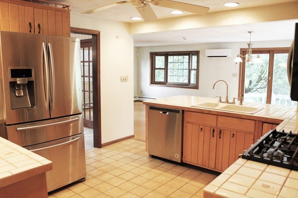 56 Chandler Road Burlington, MA 01803 - Photo 7 of 22 Gallery Image 7