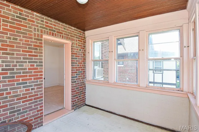 $1,750 | 1071 Terrace Street, St. Louis, MO 63117