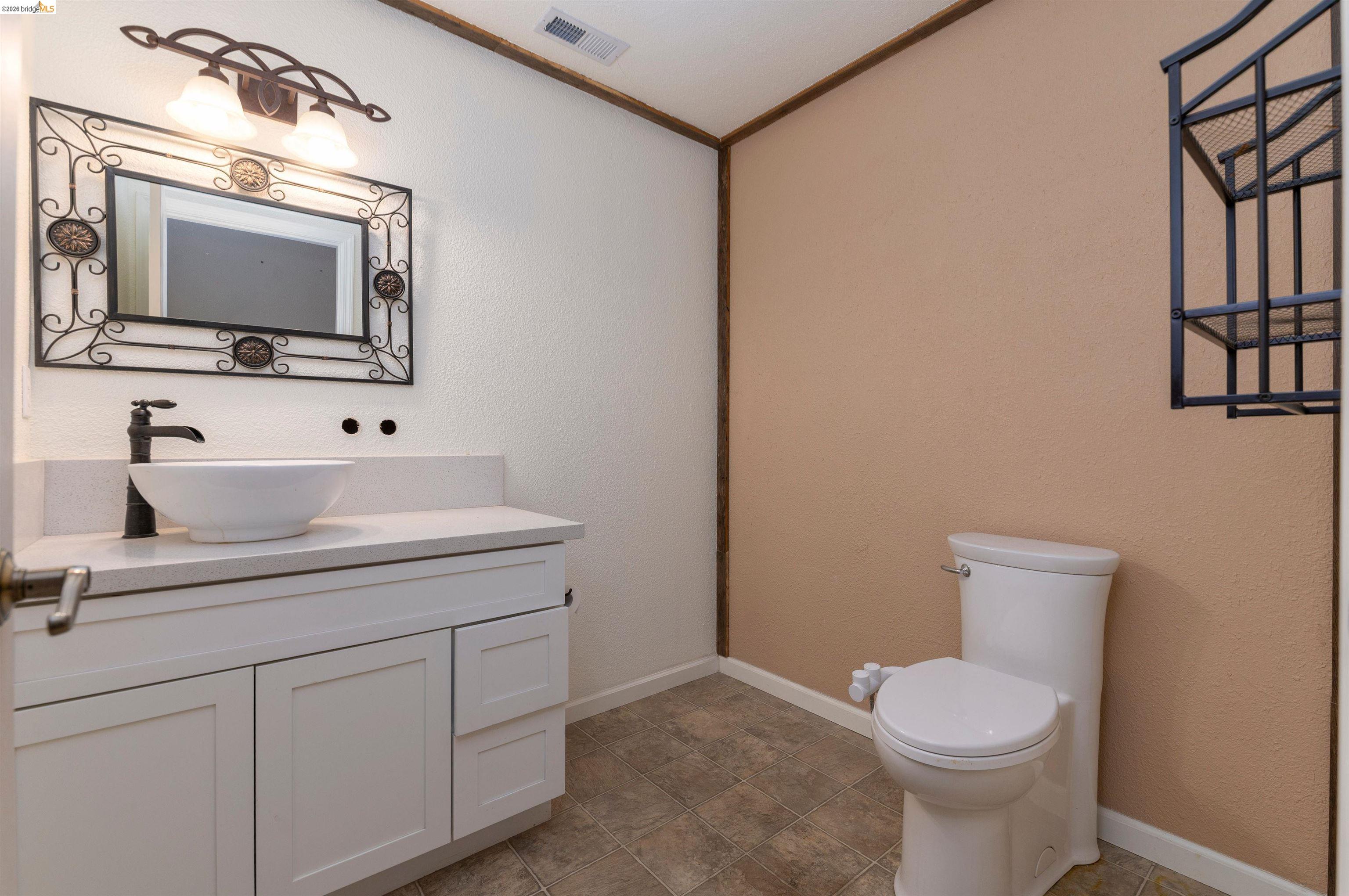 22401 Ridge Road Twain Harte, CA 95383 - Photo 21 of 56 Bathroom