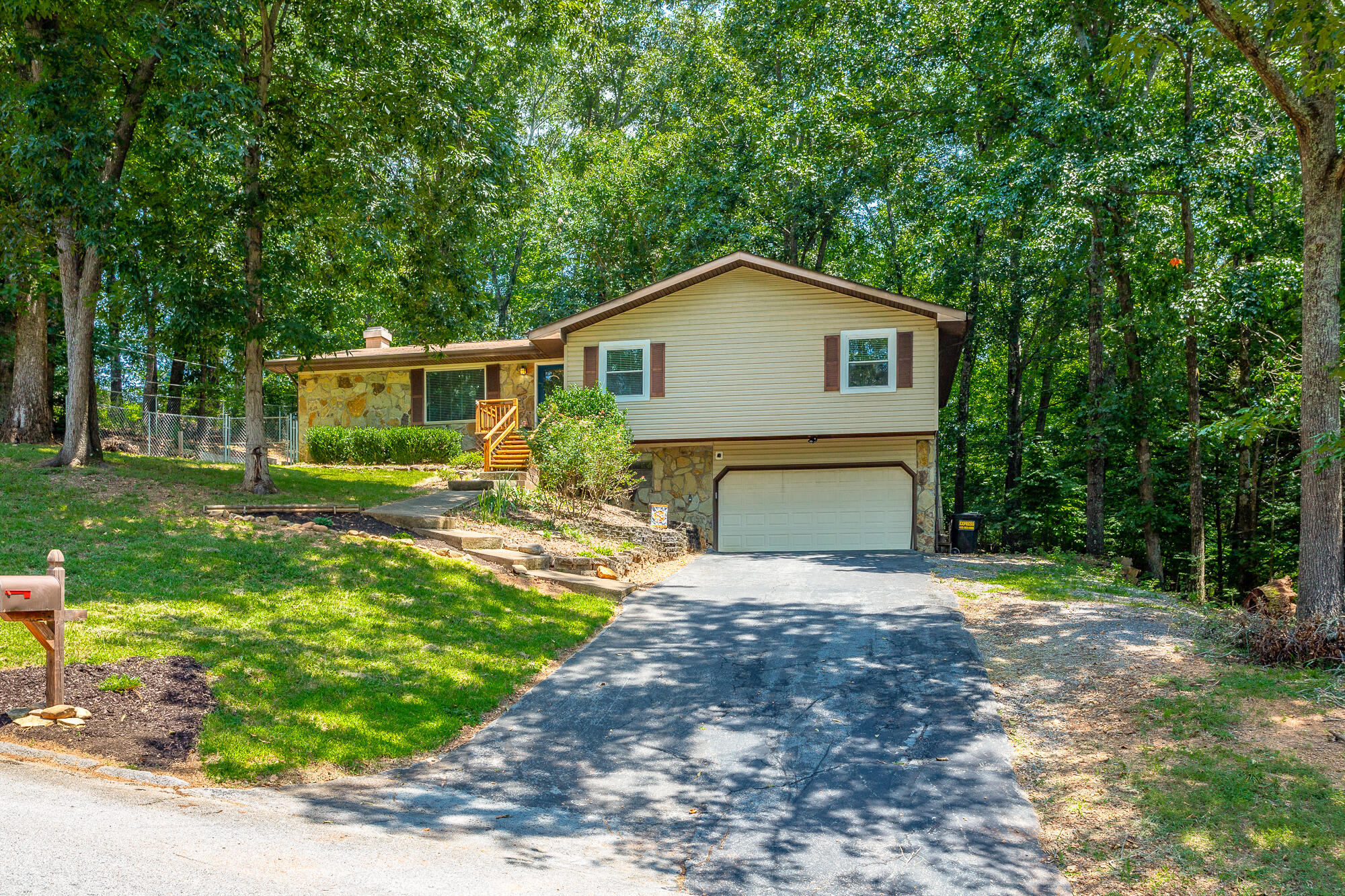 7718 Cove Ridge Drive Hixson, TN 37343 - Photo 3 of 32 7718 Cove Ridge Rd. HD-41