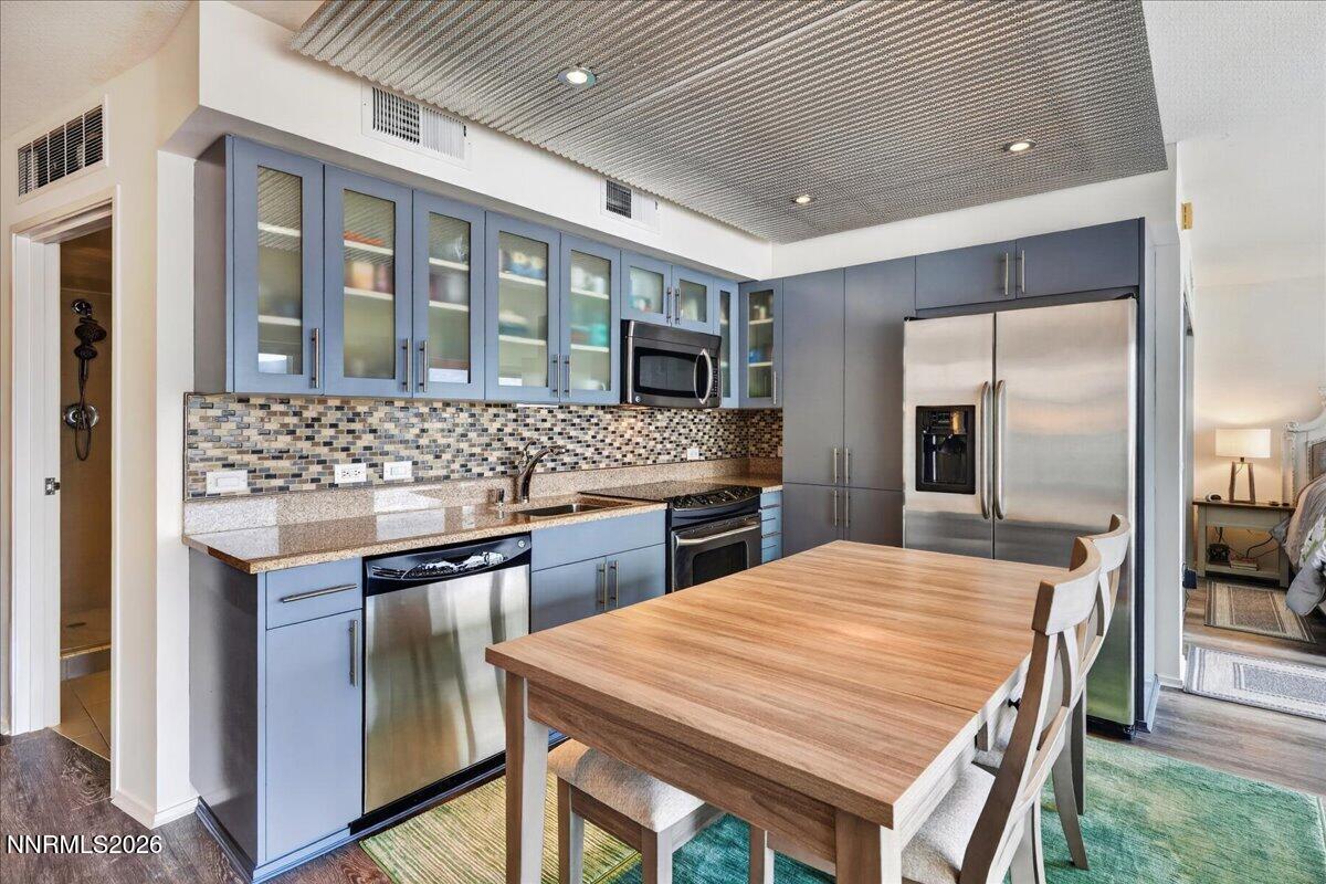 255 North Sierra Street, Unit 2001 Reno, NV 89501 - Photo 7 of 44 07-DSC_6316