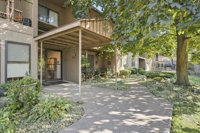 $189,900 | 907 Coulee Road, Unit 105, Hudson, WI 54016