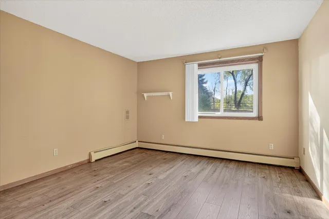 $189,900 | 907 Coulee Road, Unit 105, Hudson, WI 54016