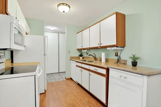 $189,900 | 907 Coulee Road, Unit 105, Hudson, WI 54016