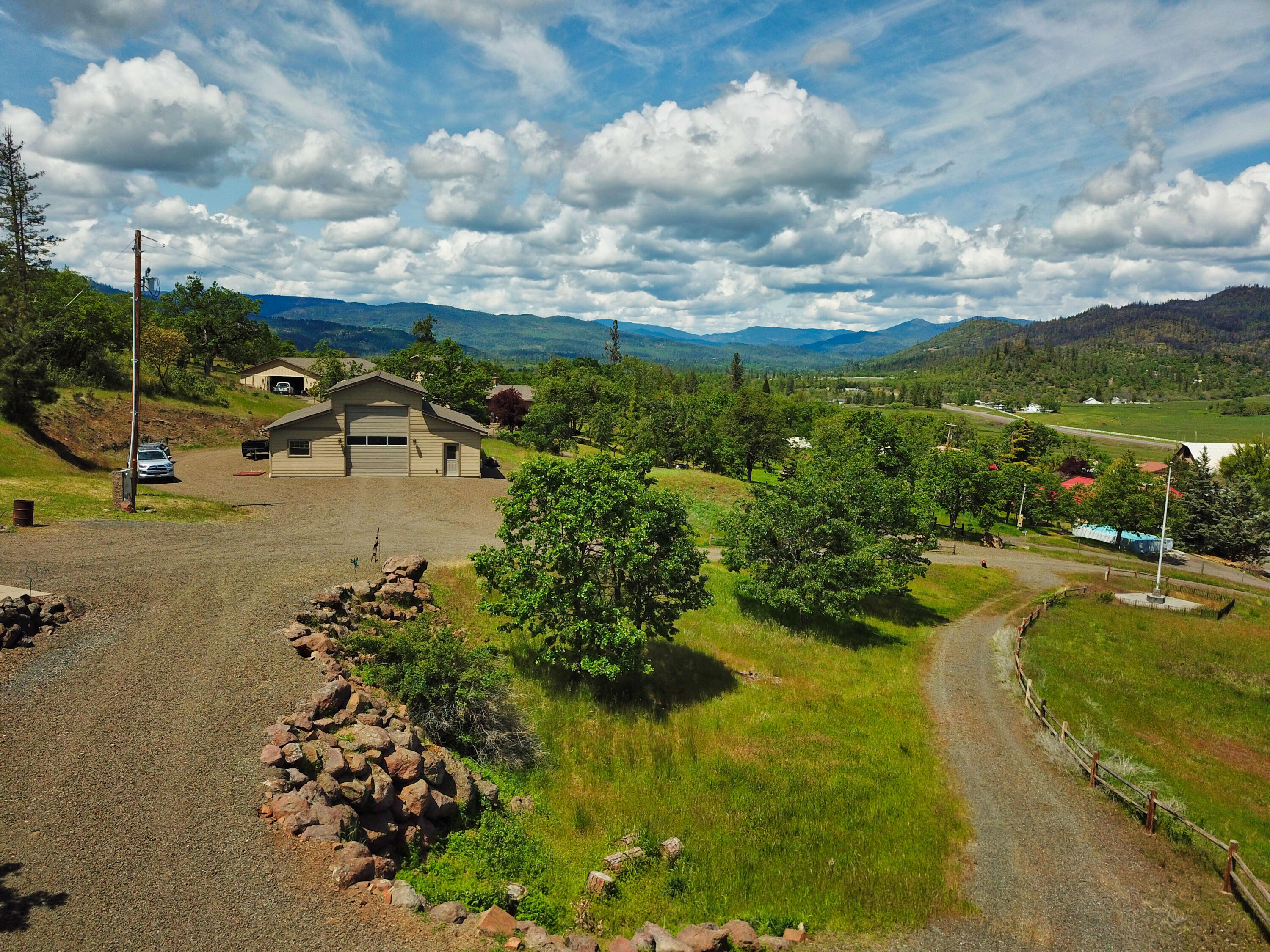 17525 Highway 62 Eagle Point, OR 97524 - Photo 51 of 53 06242962-5969-4E71-A67E-F1625C14F659