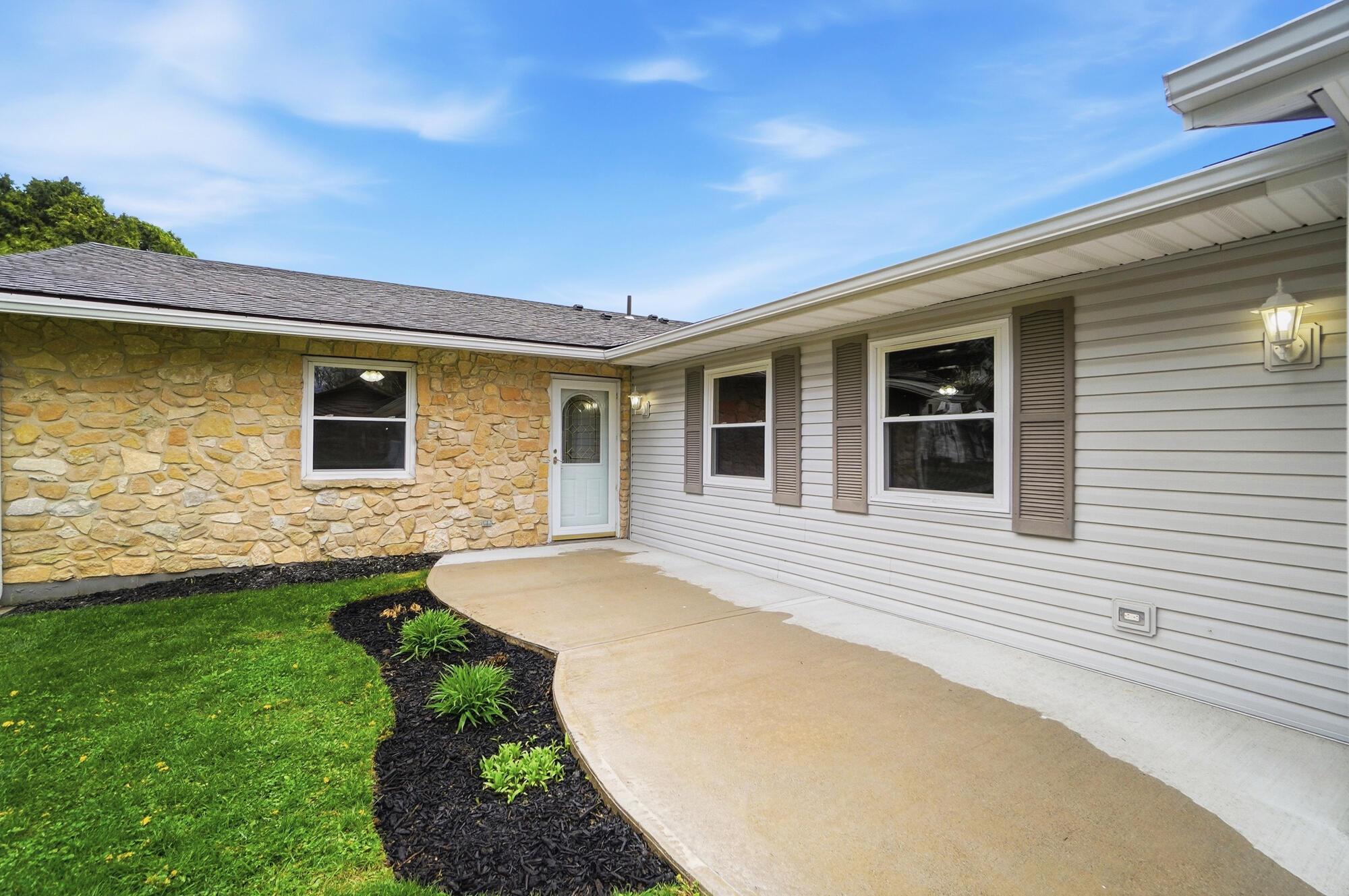 3715 Randee Lane Springfield, OH 45502 - Photo 5 of 46