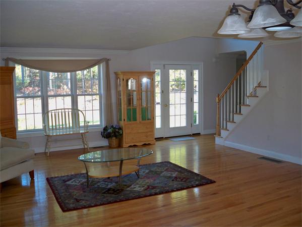 59 Mayflower Lane Rochester, MA 02770 - Photo 6 of 12