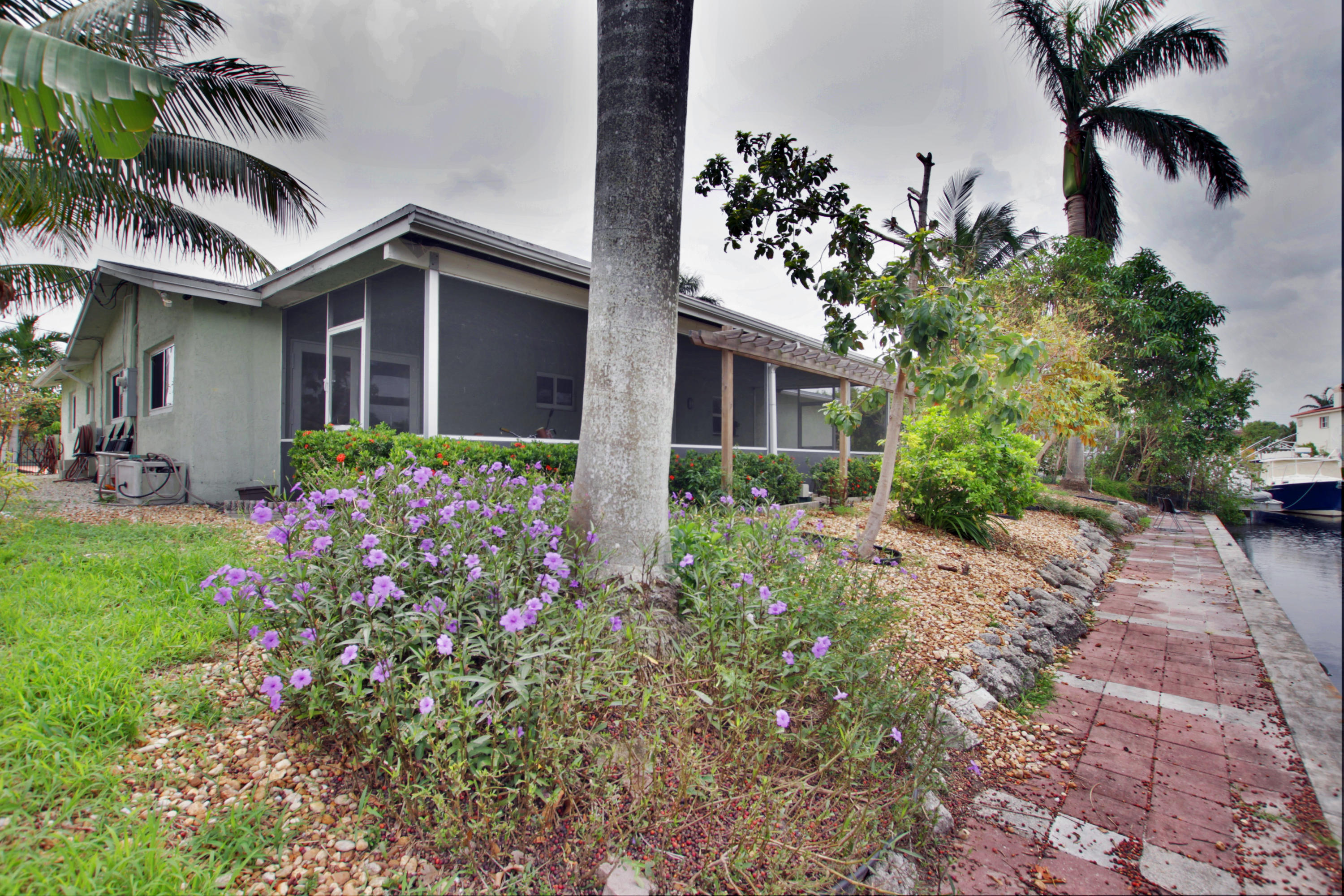 353 Southwest 14th Place Boca Raton, FL 33432 - Photo 14 of 27 10