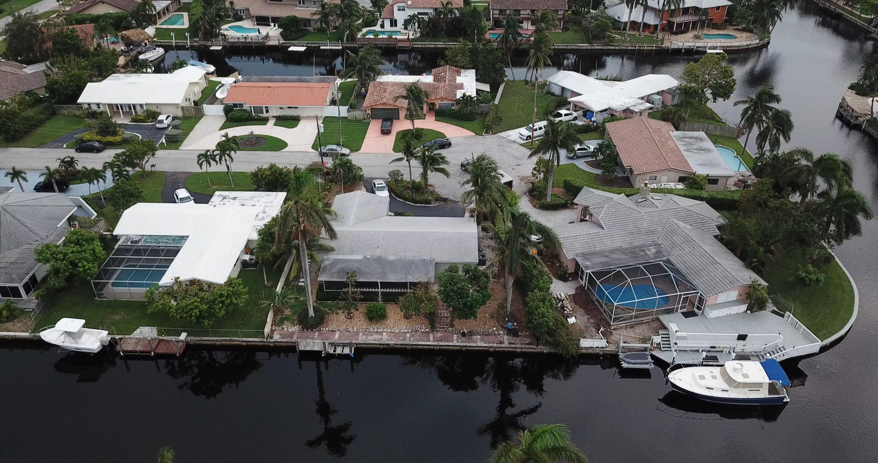 353 Southwest 14th Place Boca Raton, FL 33432 - Photo 4 of 27 DJI_0013.MOV.00_04_05_00.Still002